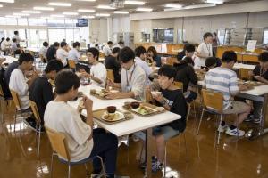 2025年度AIコース社員食堂体験の様子