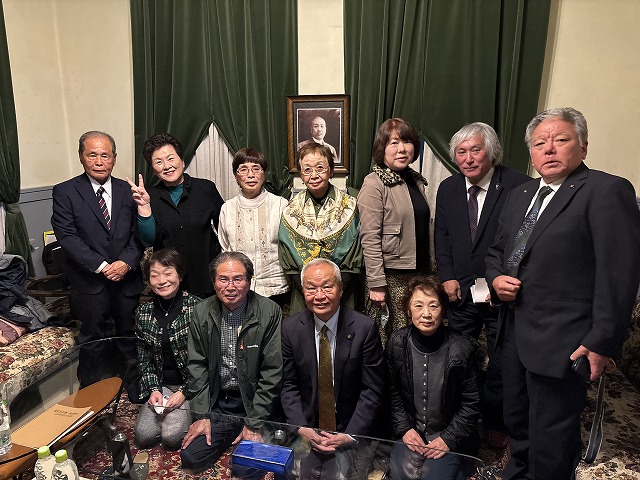 ルナの会の皆さんと大塚市長の写真