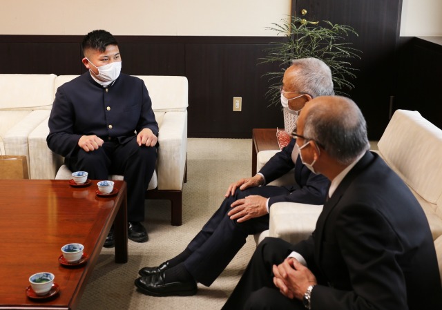 表敬訪問の様子