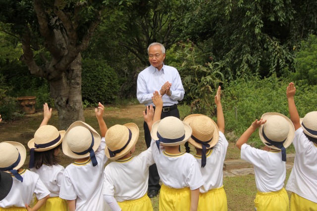 新入幼稚園の子どもたちと一緒に
