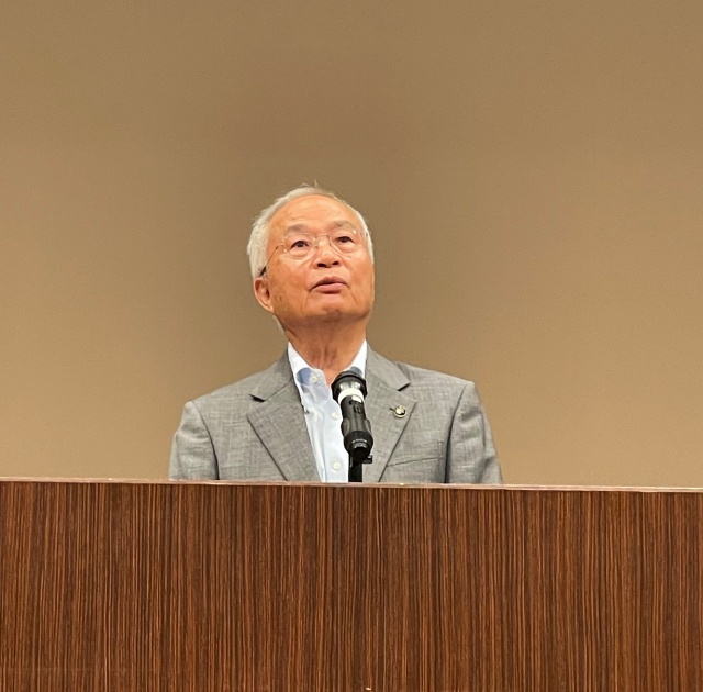 挨拶をする大塚市長