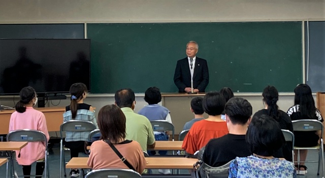 挨拶をする大塚市長