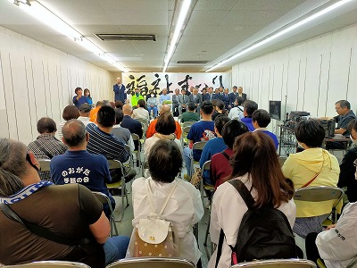 福祉まつりで挨拶する市長の写真