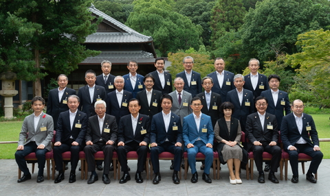 福岡県市長会出席者の集合写真