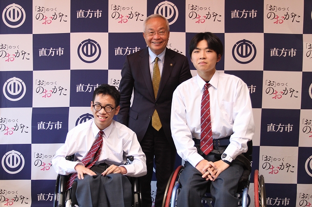 大会に出場した久保井さん（左）と宮地さん（右）