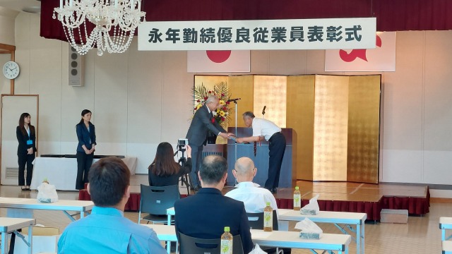 市長賞の賞状を授与しました