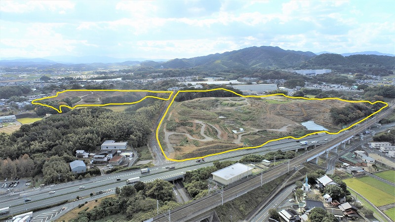 産業団地の開発区域を植木方面から南向きにドローンで空撮したもの