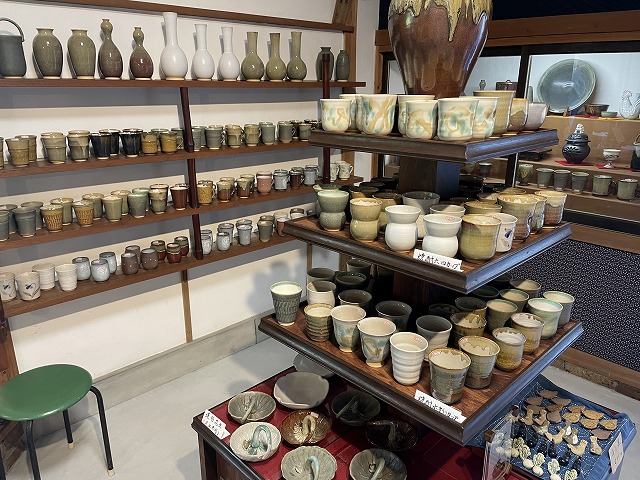 永満寺窯の店内