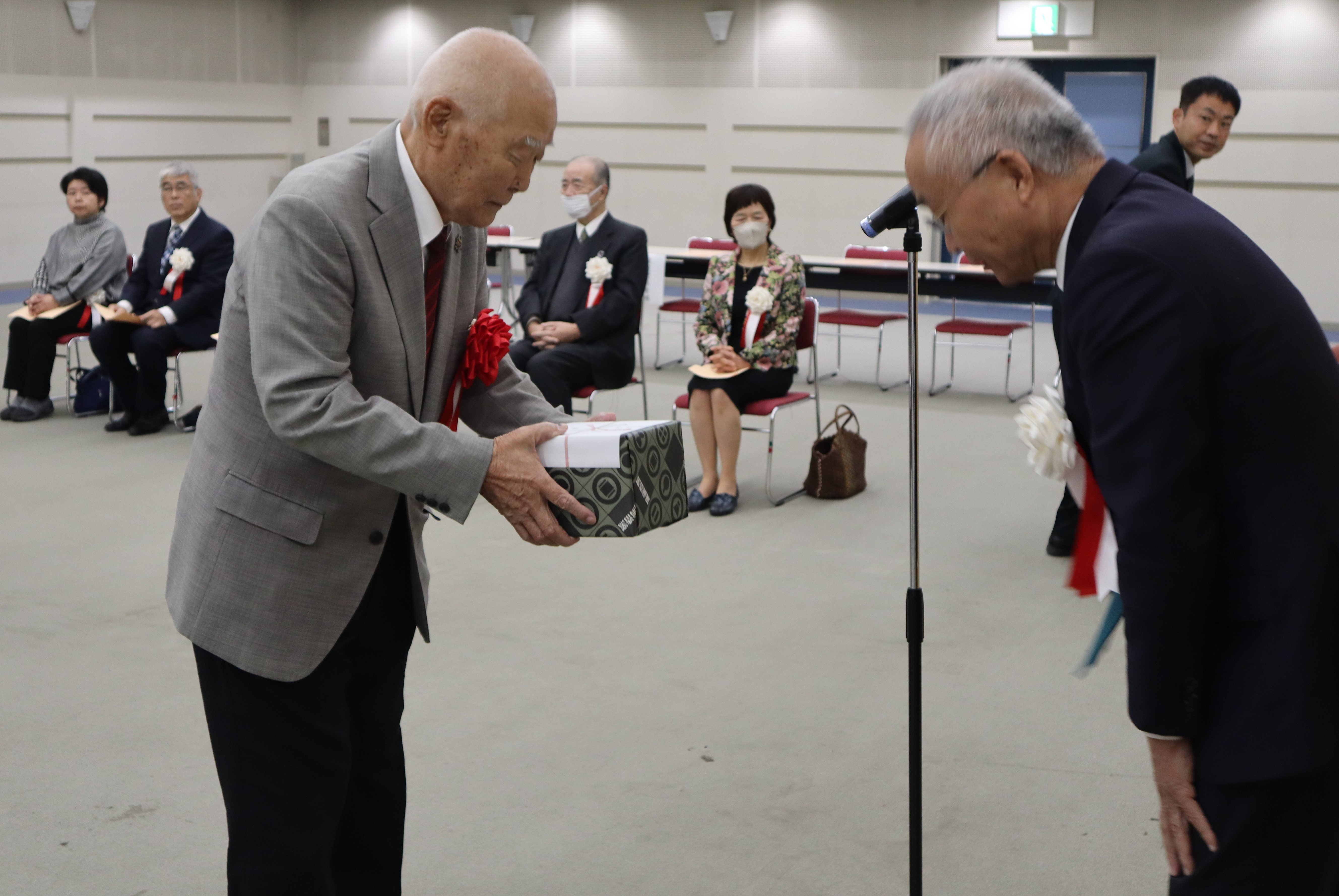 目が不自由な人のために、掲載する画像の説明を記載してください。