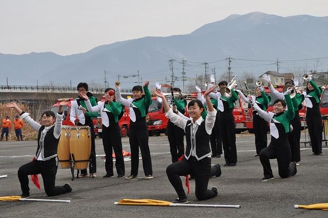パフォーマンスをしている写真